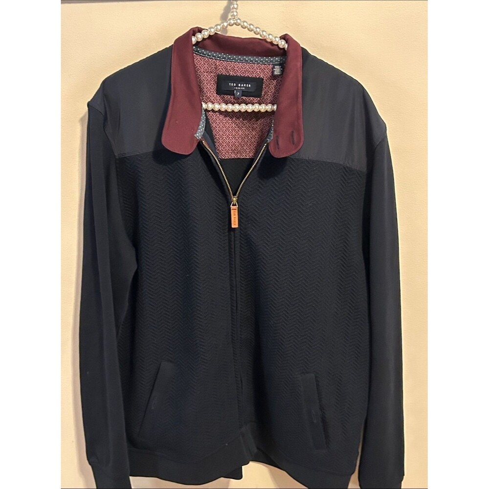 Ted Baker London Sardin Quilted Chevron Full Zip Jacket Black Burgundy Size 7